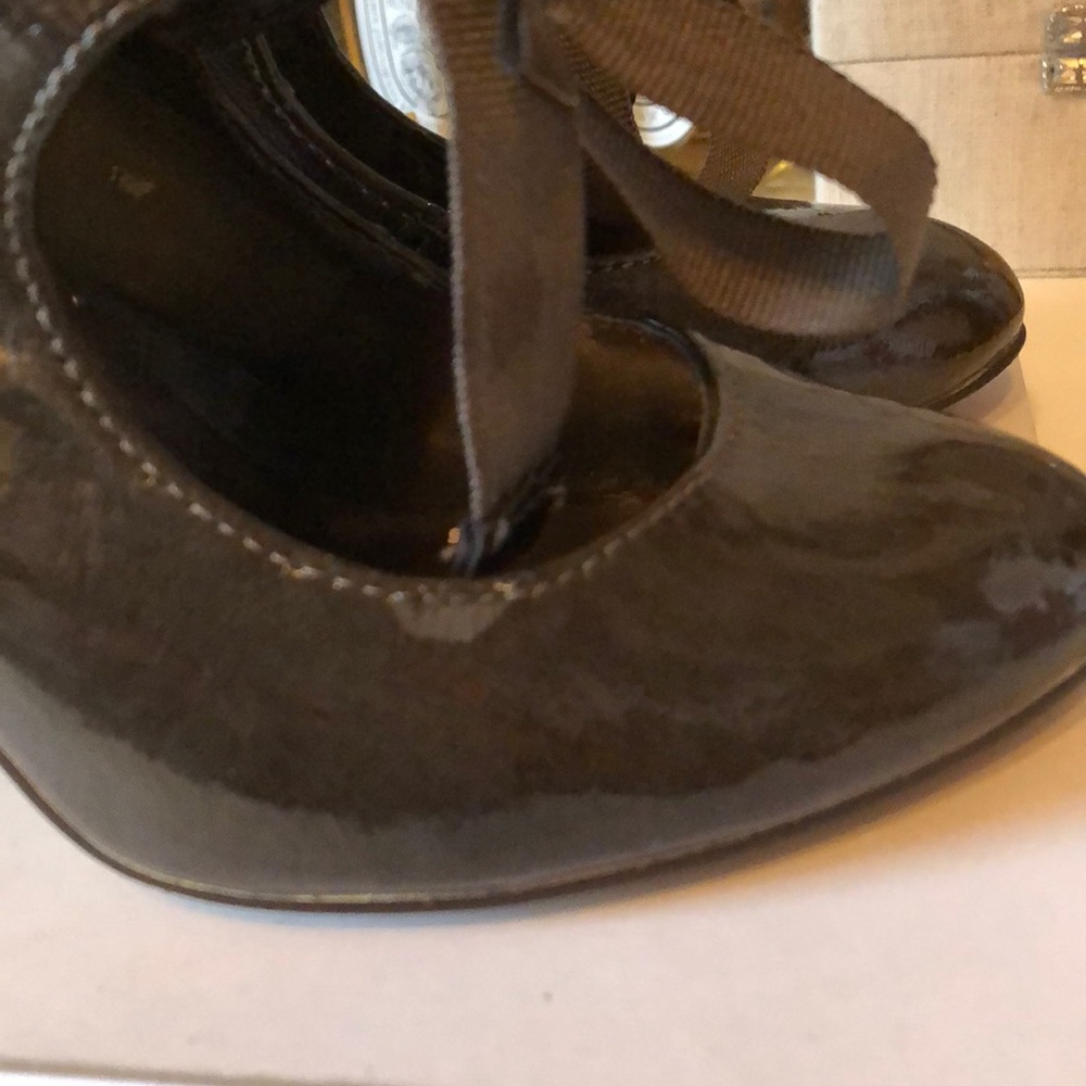 Bow heels! - Picture 5 of 5